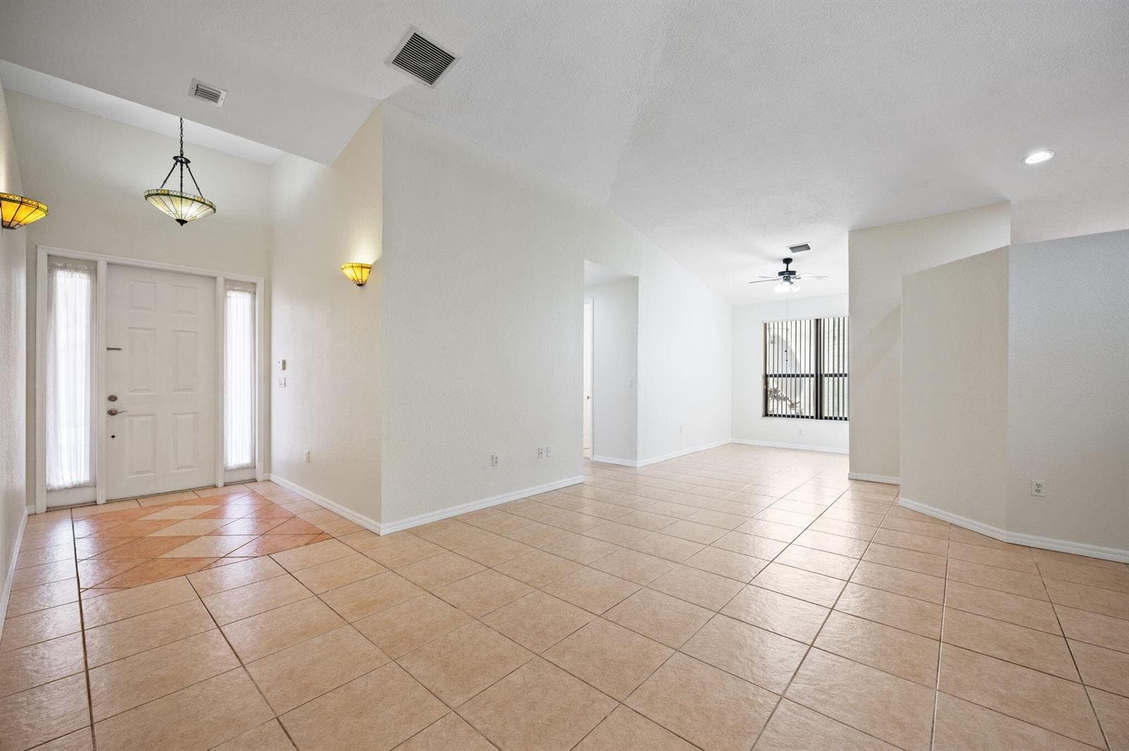7039 Golf Pointe Circle, Tamarac, FL 33321 photo 4