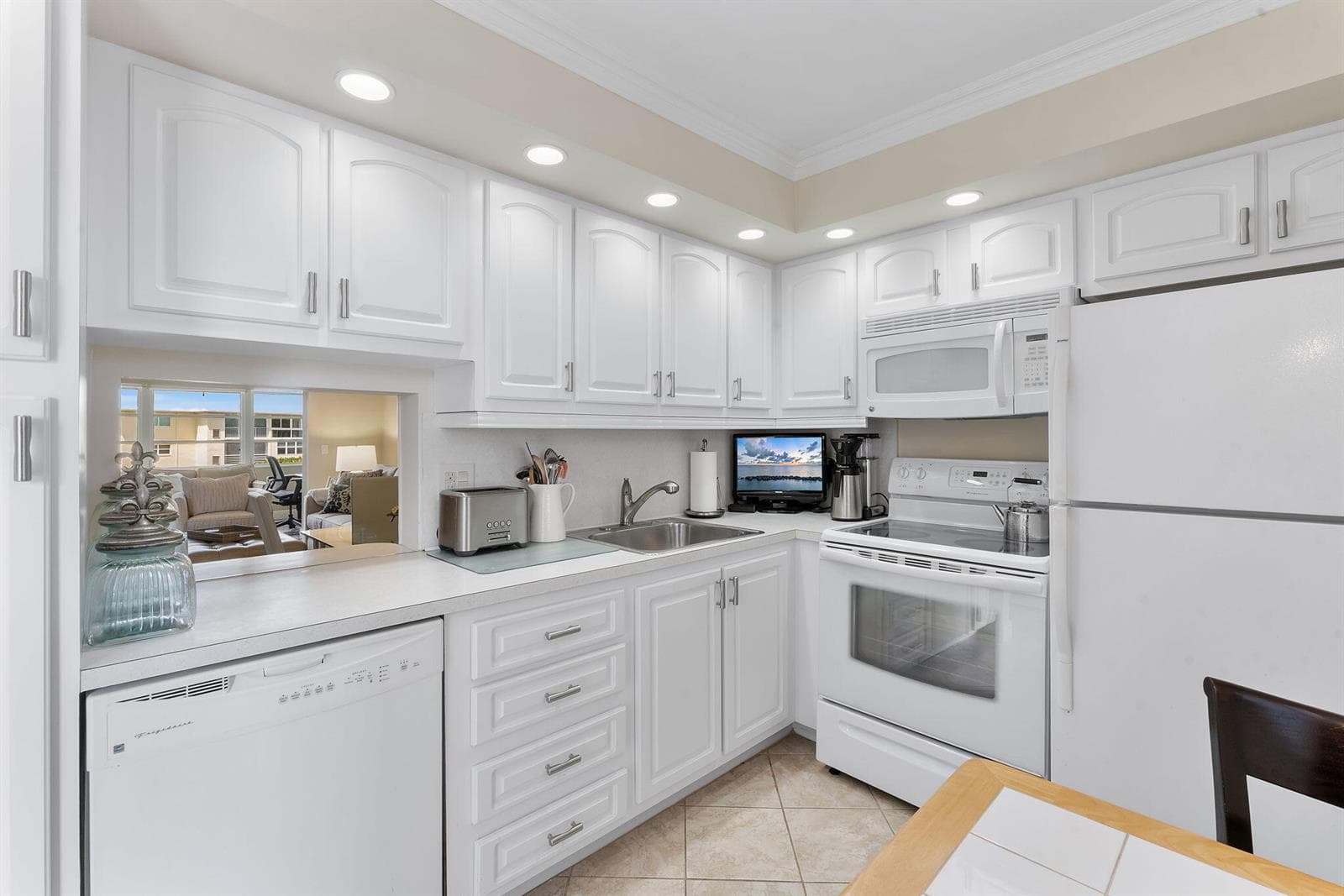 2515 NE 2nd Court # 405, Boynton Beach, FL 33435 photo 5