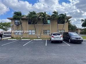 2605 W 67th Pl # 23-10, Hialeah, FL 33016
