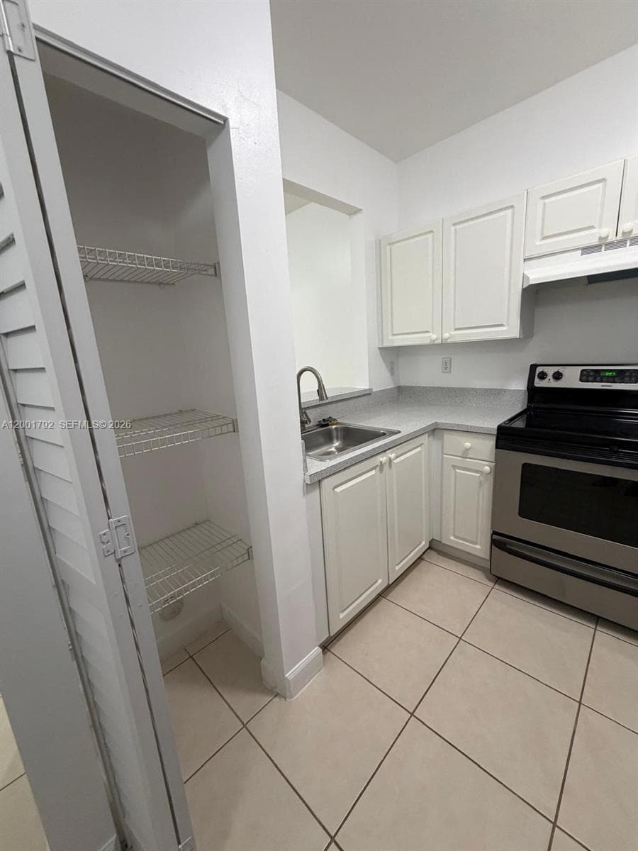 1300 NE 109th St # 404, Miami, FL 33161 photo 3