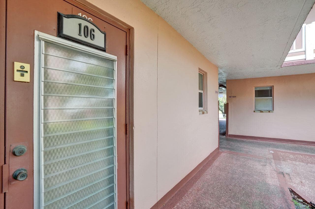 9460 Sunrise Lakes Boulevard # 106, Sunrise, FL 33322 photo 2