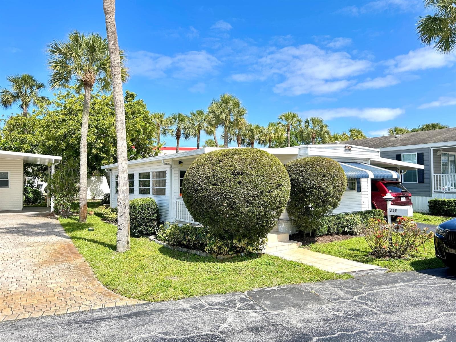 312 Hibiscus Drive, Deerfield Beach, FL 33442 photo 2
