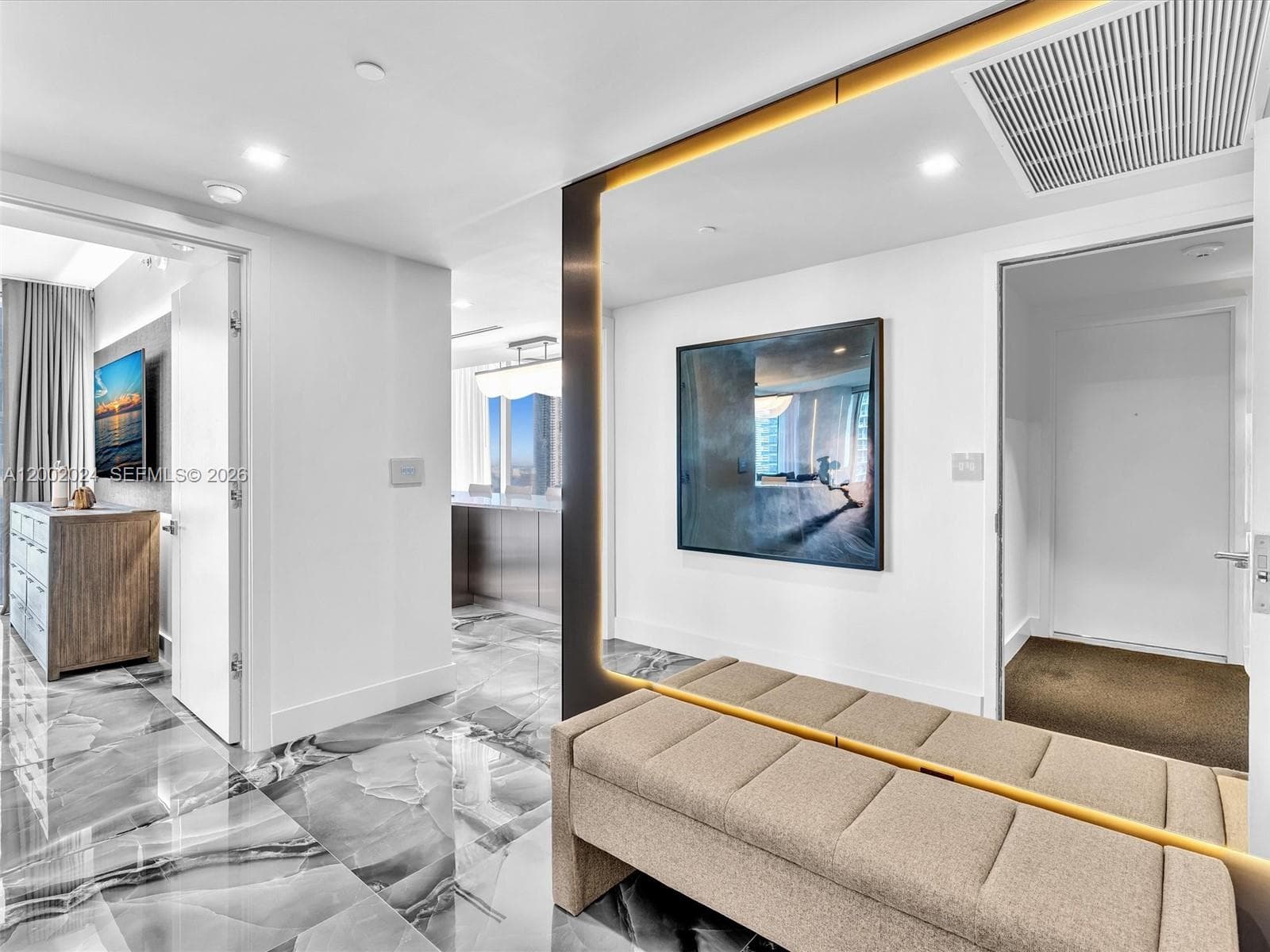 475 Brickell Ave # 2715, Miami, FL 33131 photo 2