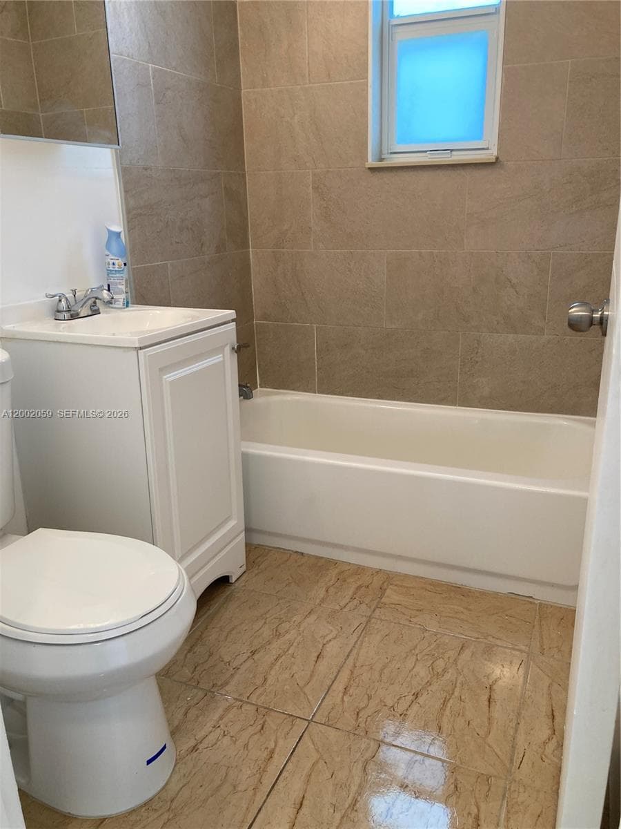 1815 NW 1st CT # 8, Miami, FL 33136 photo 4