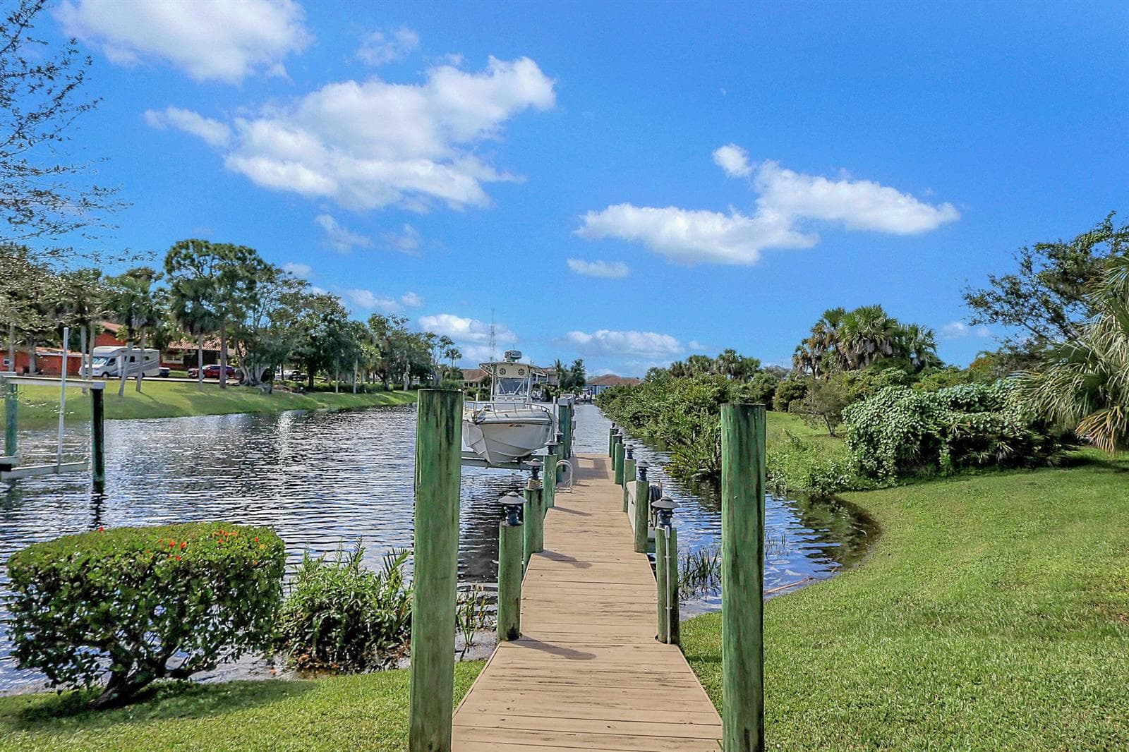 7186 SW Quiet River Court, Stuart, FL 34997 photo 2