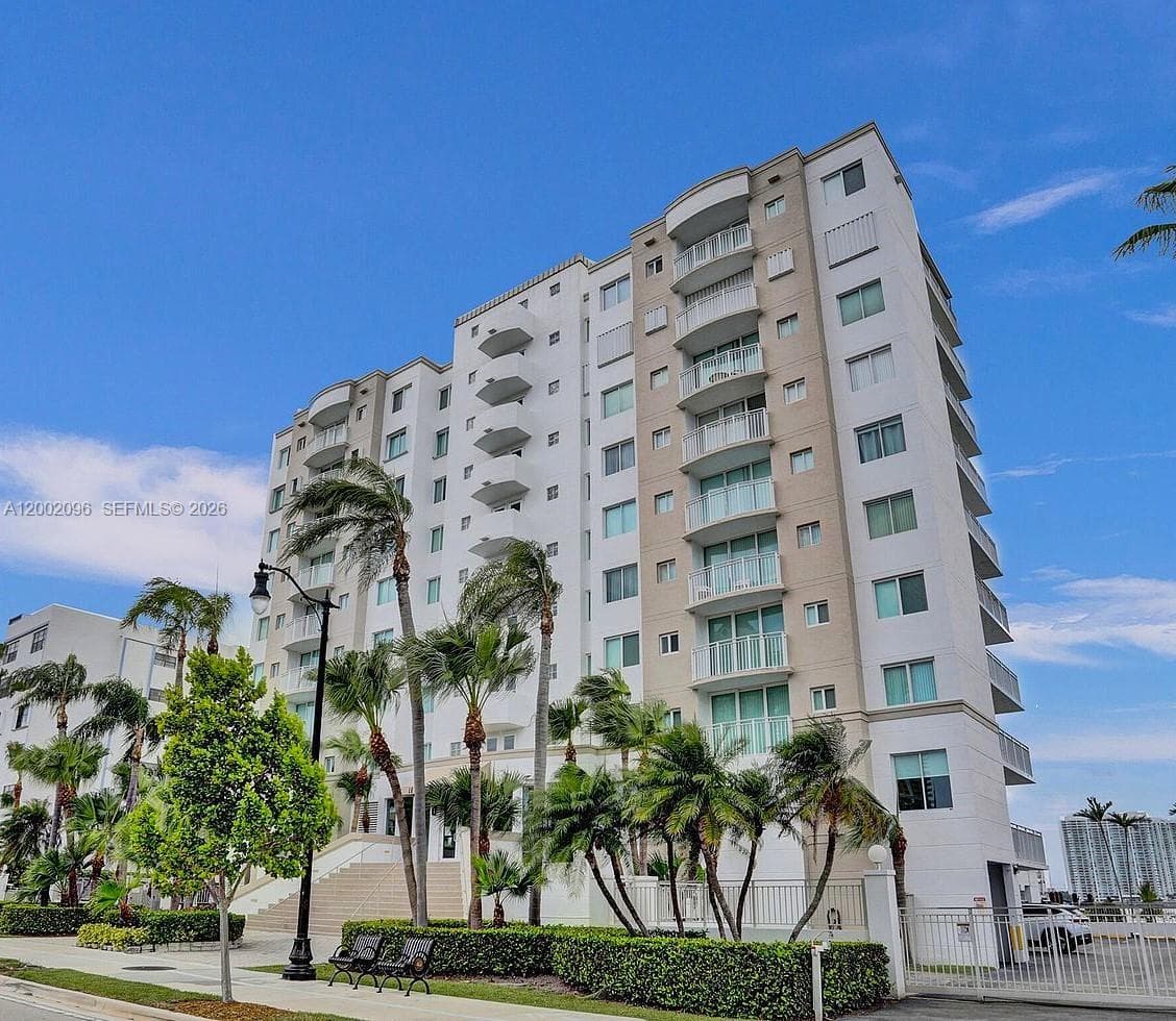18000 N Bay Rd # 201, Sunny Isles Beach, FL 33160 photo 4