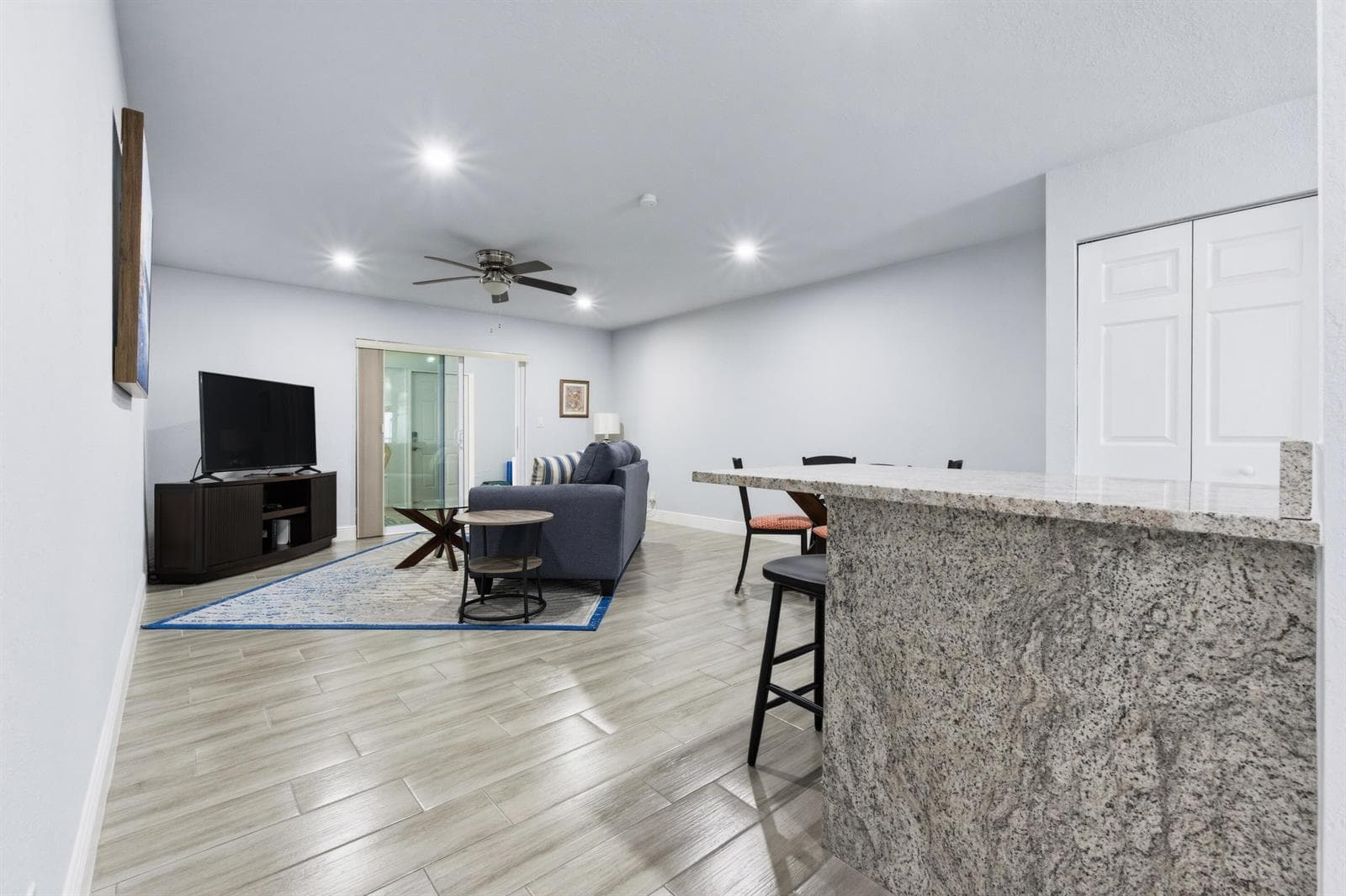 586 Laconia Circle, Lake Worth, FL 33467 photo 4