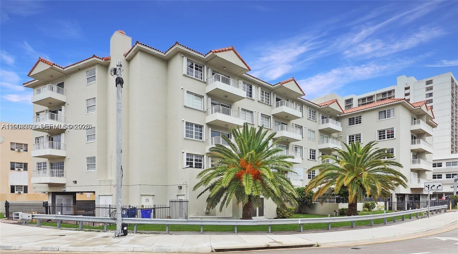 2600 Collins Ave # 405, Miami Beach, FL 33140