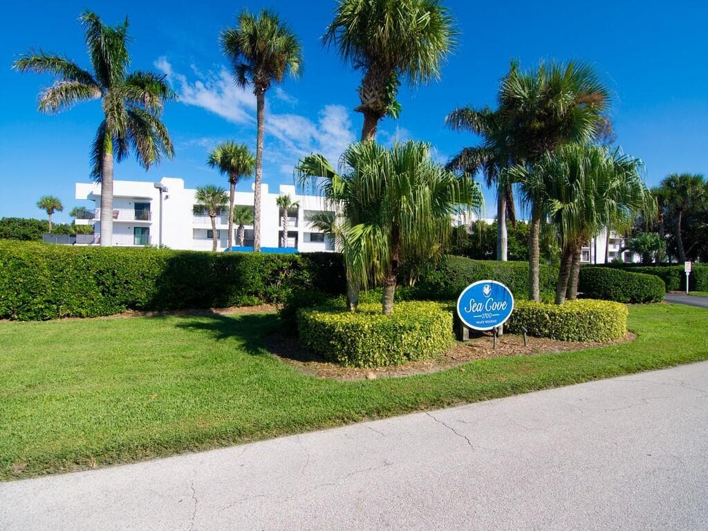 1700 Ocean Drive # 306, Vero Beach, FL 32963 photo 2