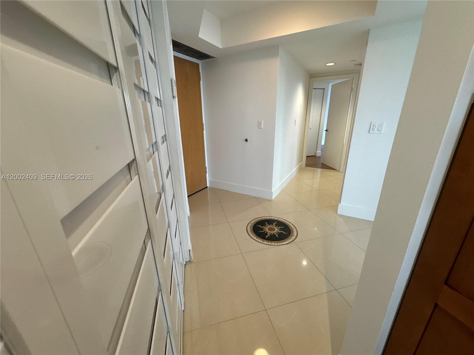 20185 E Country Club Dr # 1105, Aventura, FL 33180 photo 2