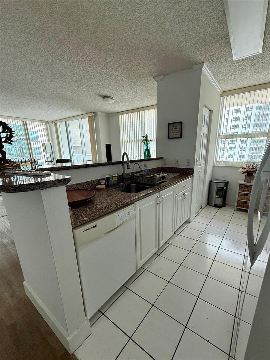 1155 Brickell Bay Dr # 1702, Miami, FL 33131 photo 4