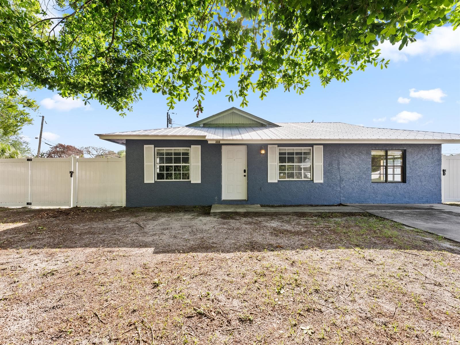 304 8th Avenue SW, Vero Beach, FL 32962 photo 2