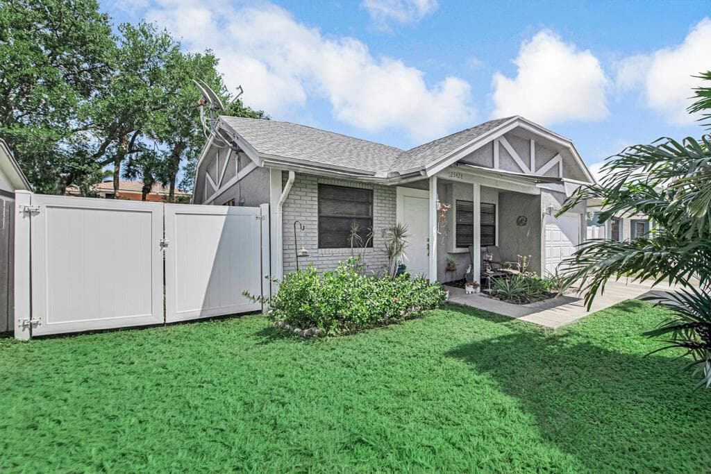 23428 Country Club Drive E, Boca Raton, FL 33428 photo 4