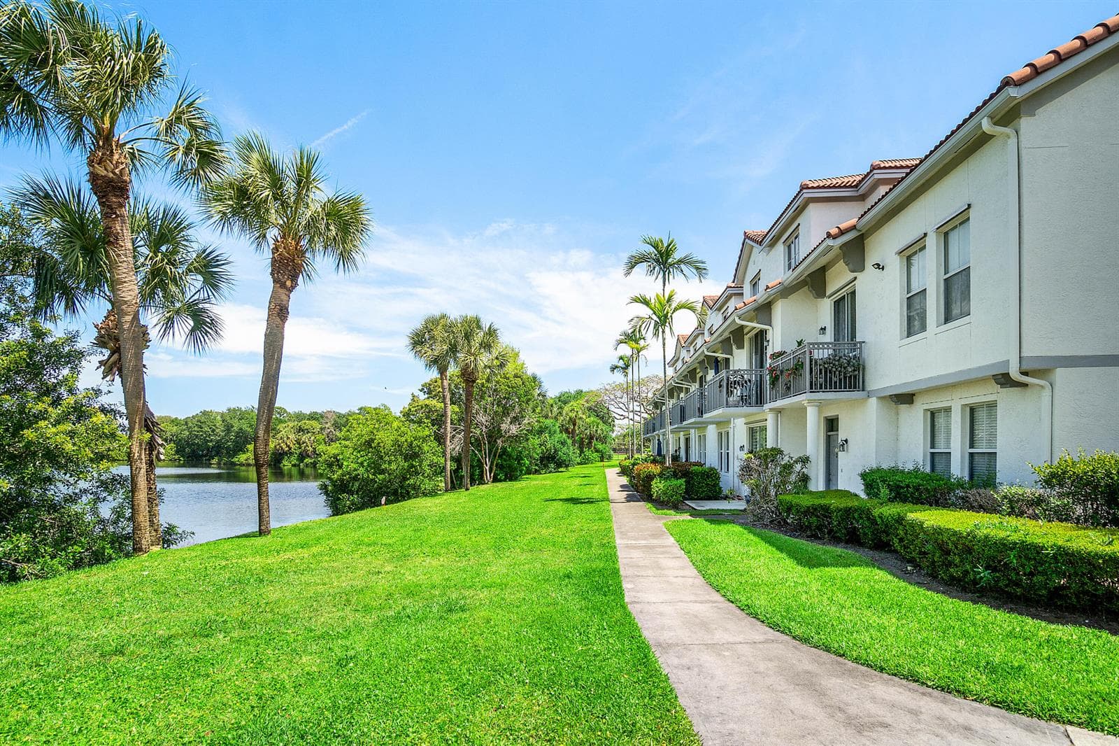2052 Alta Meadows Lane # Apt 2212, Delray Beach, FL 33444 photo 3