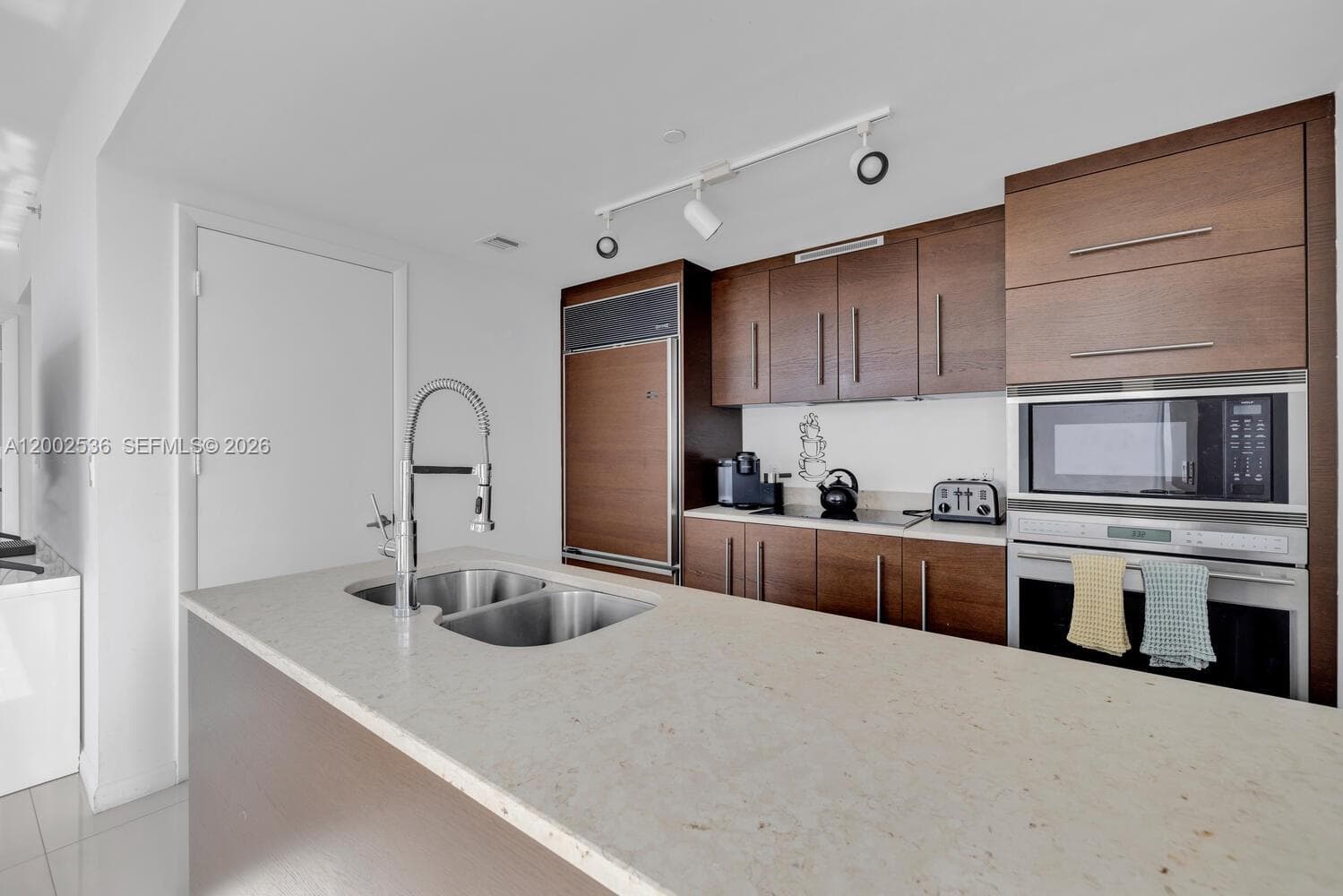 485 Brickell Ave # 4104, Miami, FL 33131 photo 4