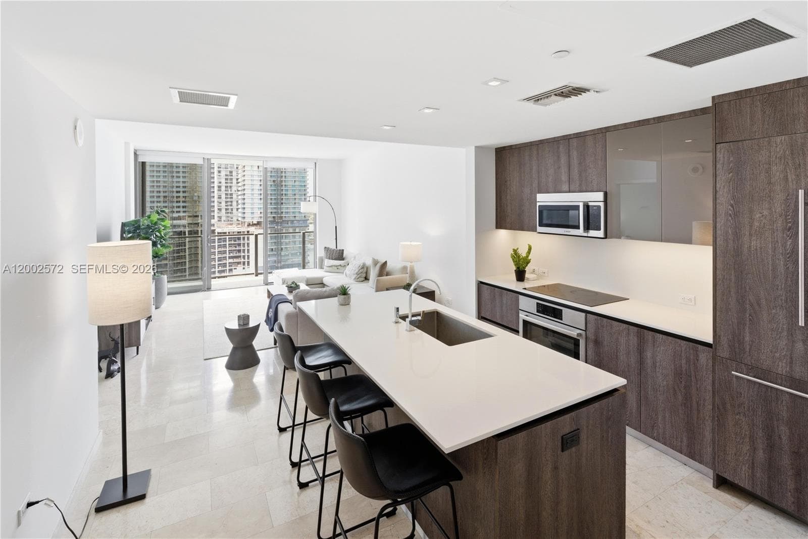 68 SE 6th St # 1106, Miami, FL 33131 photo 2
