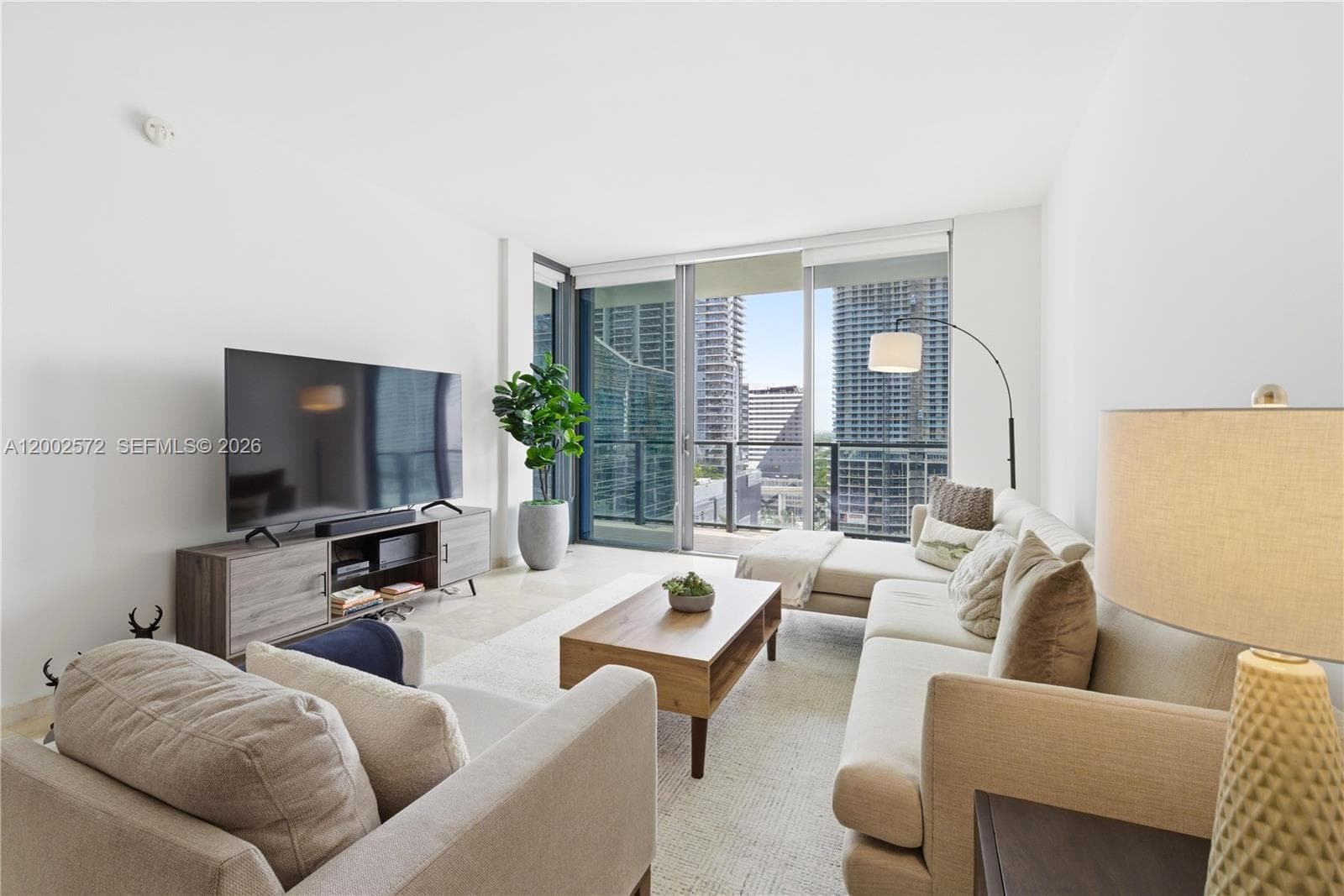 68 SE 6th St # 1106, Miami, FL 33131 photo 4