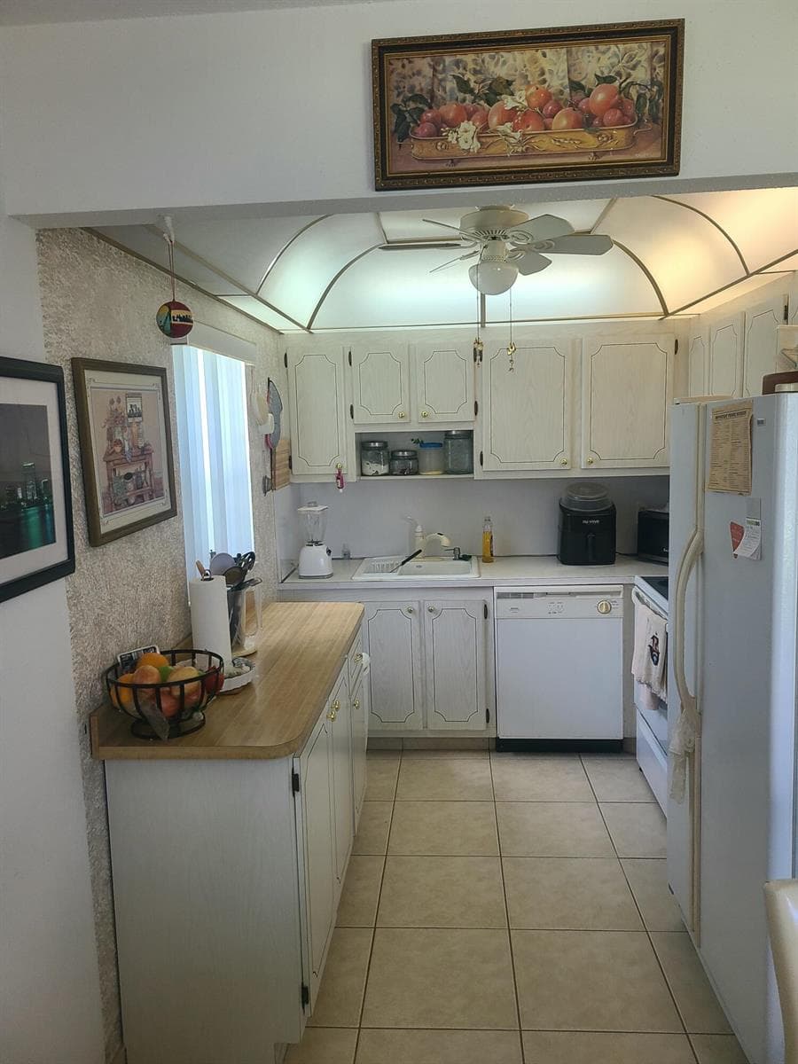 257 Brittany F # 257, Delray Beach, FL 33446 photo 2