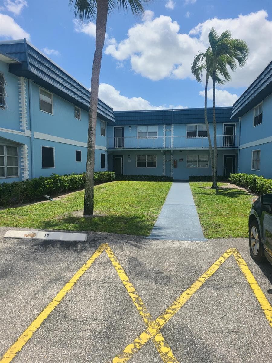 257 Brittany F # 257, Delray Beach, FL 33446 photo 4
