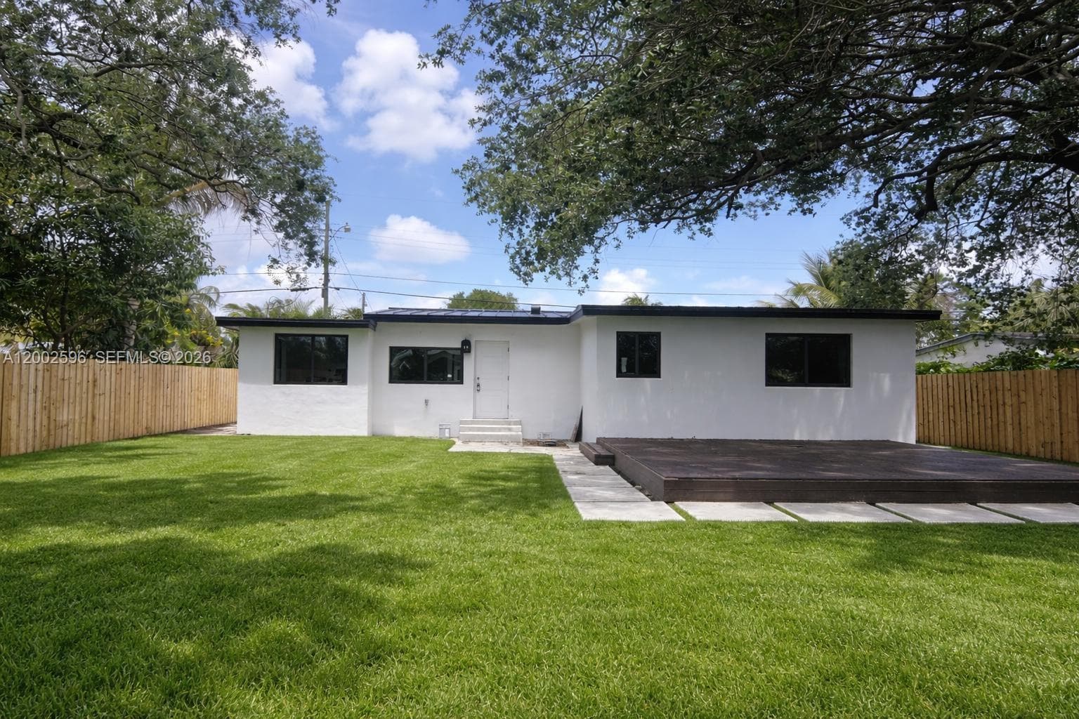 1242 NE 145th St, Miami, FL 33161 photo 2