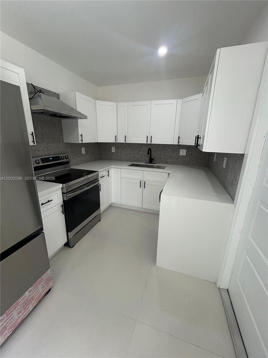 1242 NE 145th St, Miami, FL 33161 photo 5