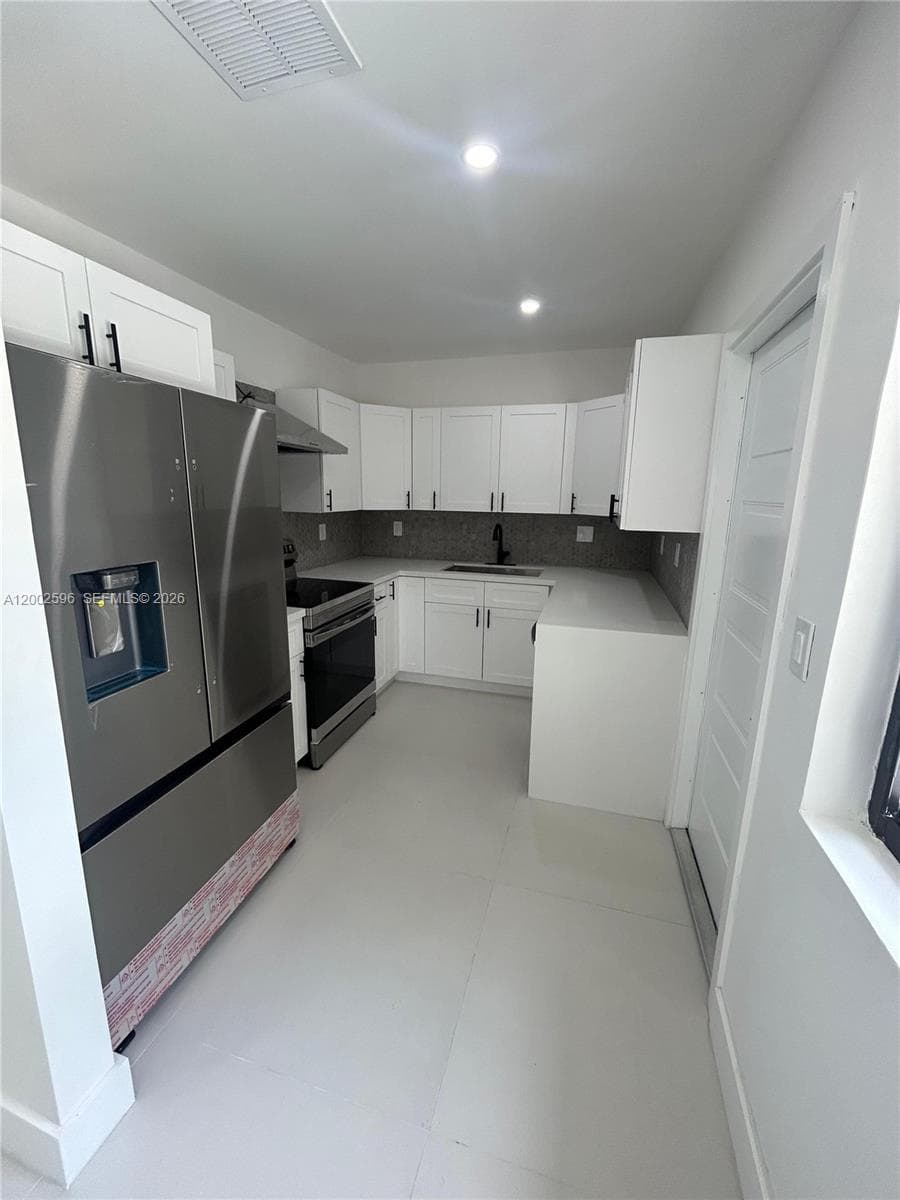 1242 NE 145th St, Miami, FL 33161 photo 4