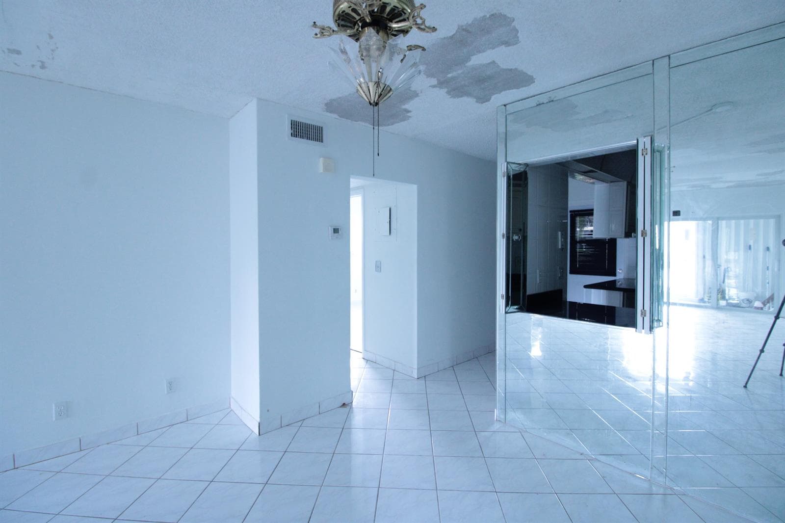 465 Paradise Isle Boulevard # 110, Hallandale Beach, FL 33009 photo 5