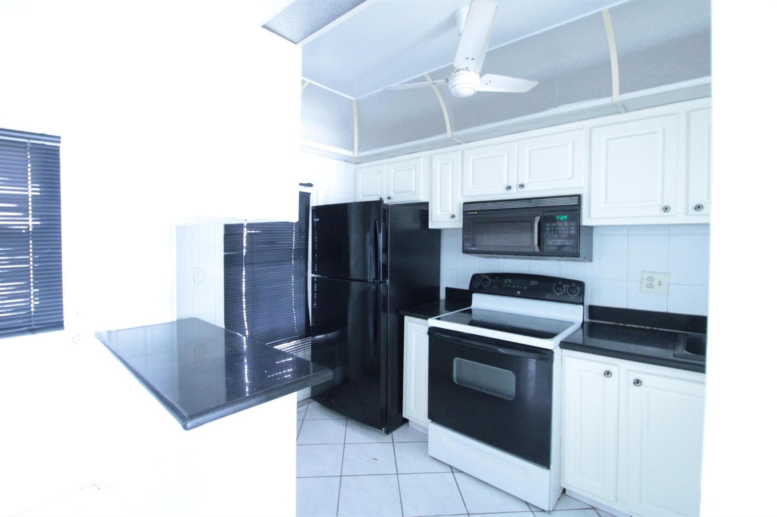 465 Paradise Isle Boulevard # 110, Hallandale Beach, FL 33009 photo 4