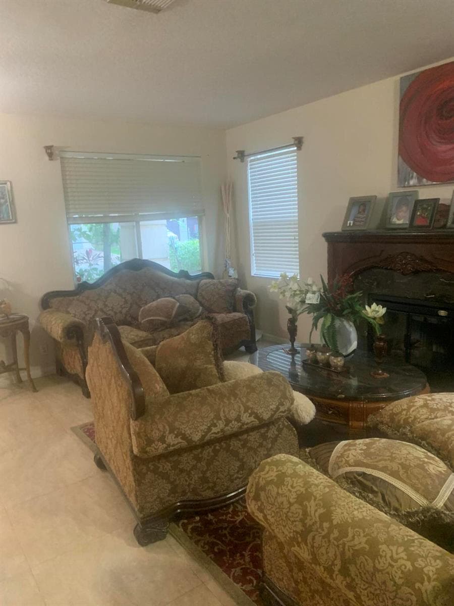 433 Gazetta Way, West Palm Beach, FL 33413 photo 4