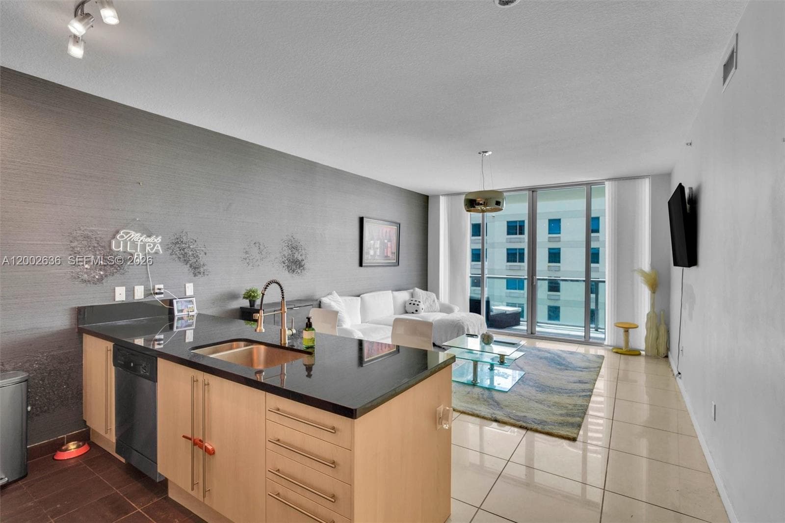 79 SW 12th St # 1605, Miami, FL 33130 photo 2