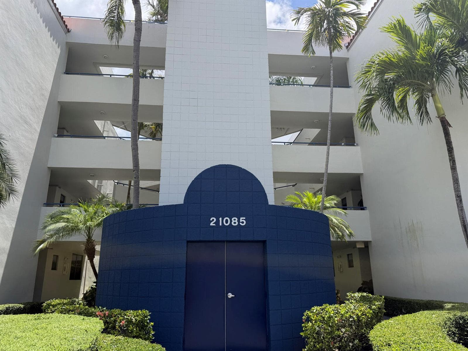 21085 NE 34th Avenue # 404-1, Aventura, FL 33180 photo 2
