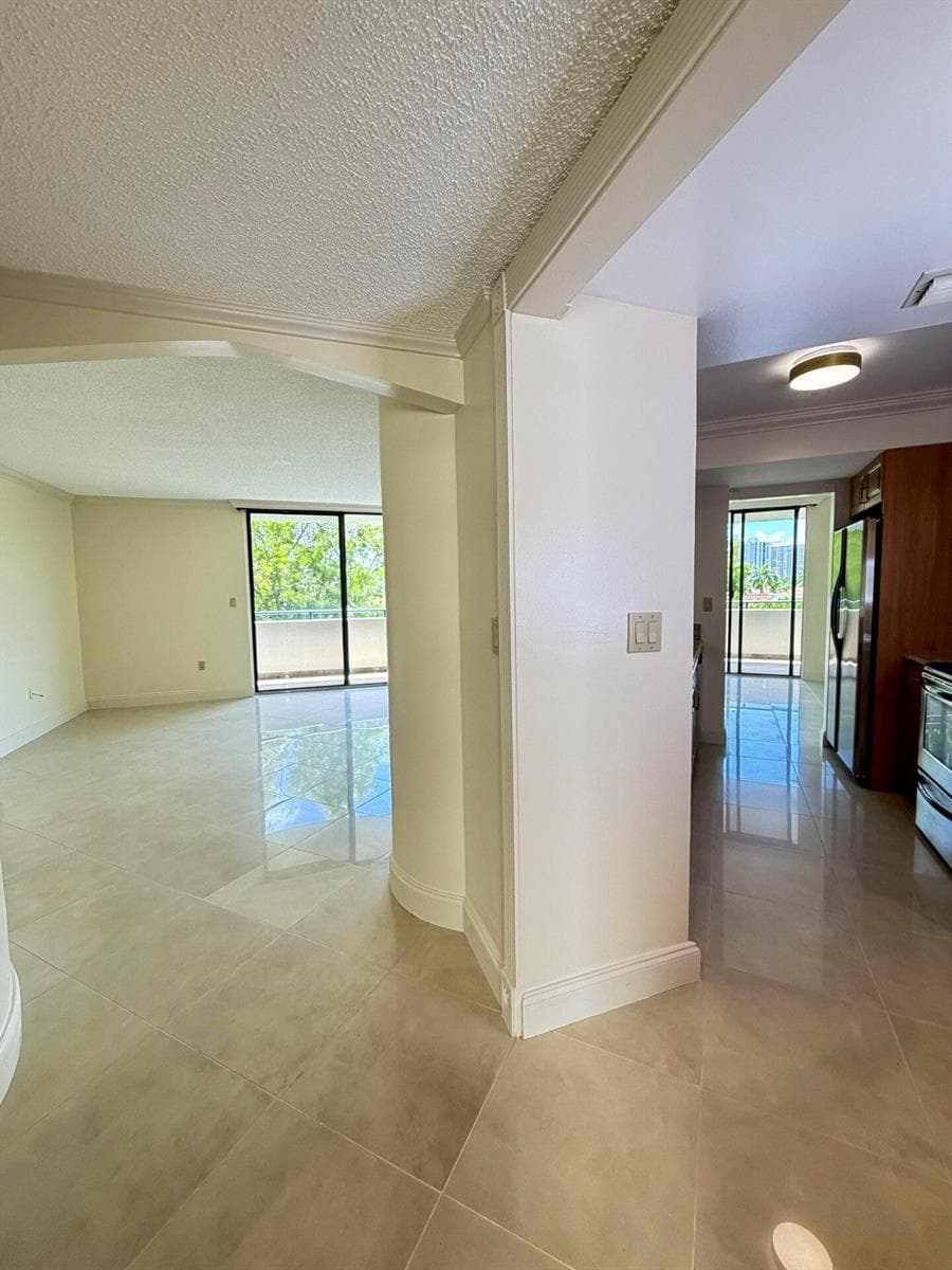 21085 NE 34th Avenue # 404-1, Aventura, FL 33180 photo 4