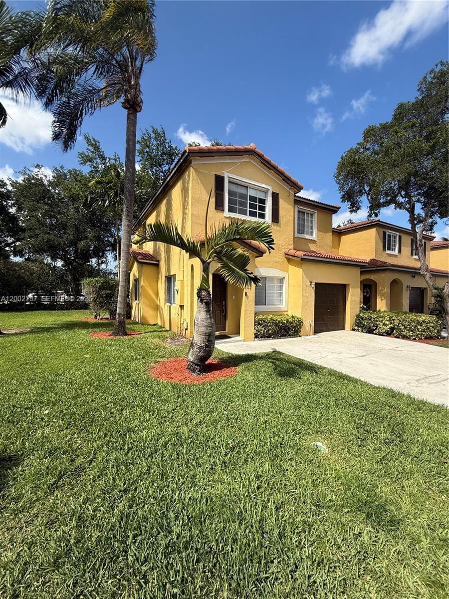 1704 SW 101st Ter, Miramar, FL 33025 photo 2