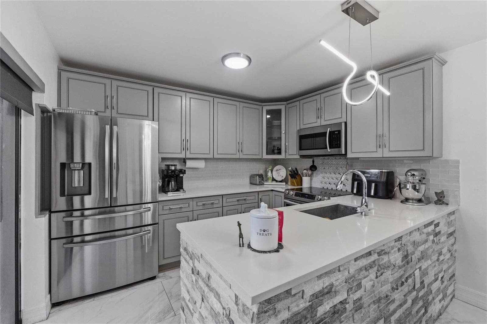 1017 10th Way, West Palm Beach, FL 33407 photo 2