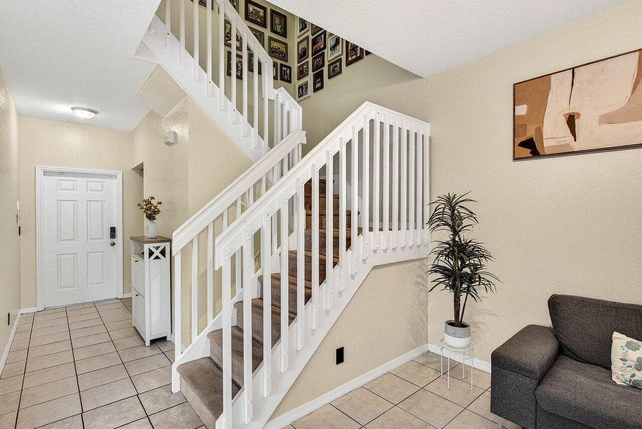 9090 NW 40th Place, Sunrise, FL 33351 photo 4