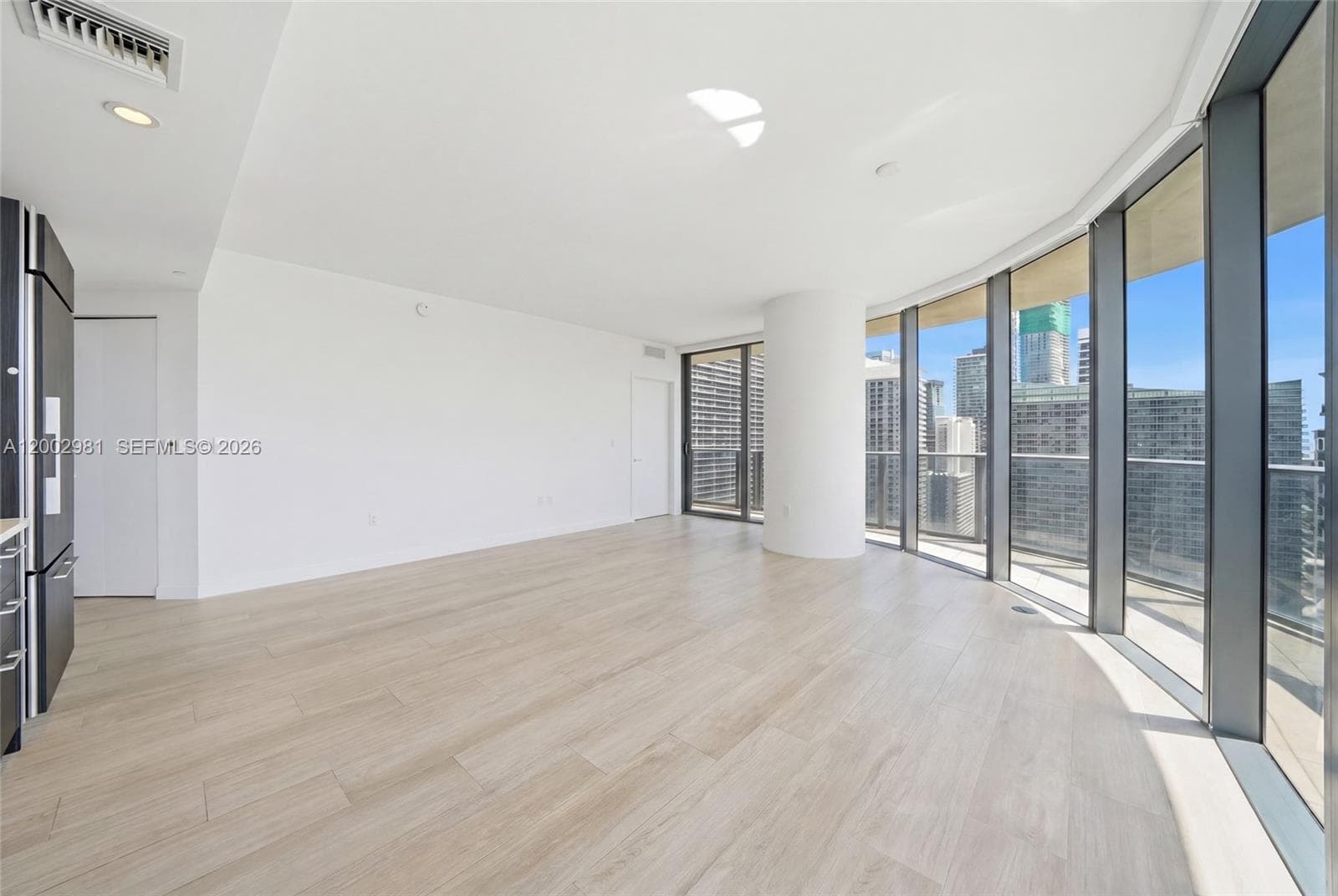 55 SW 9th St # 3106, Miami, FL 33130 photo 5