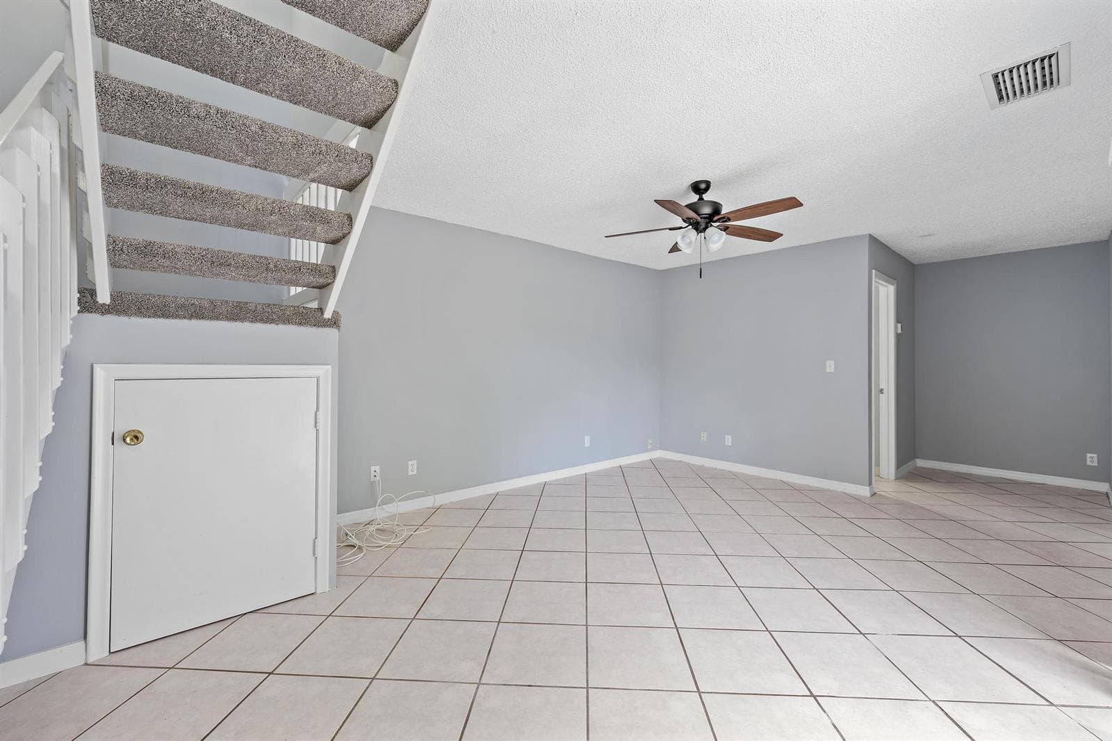352 Prestwick Circle # 1, Palm Beach Gardens, FL 33418 photo 2