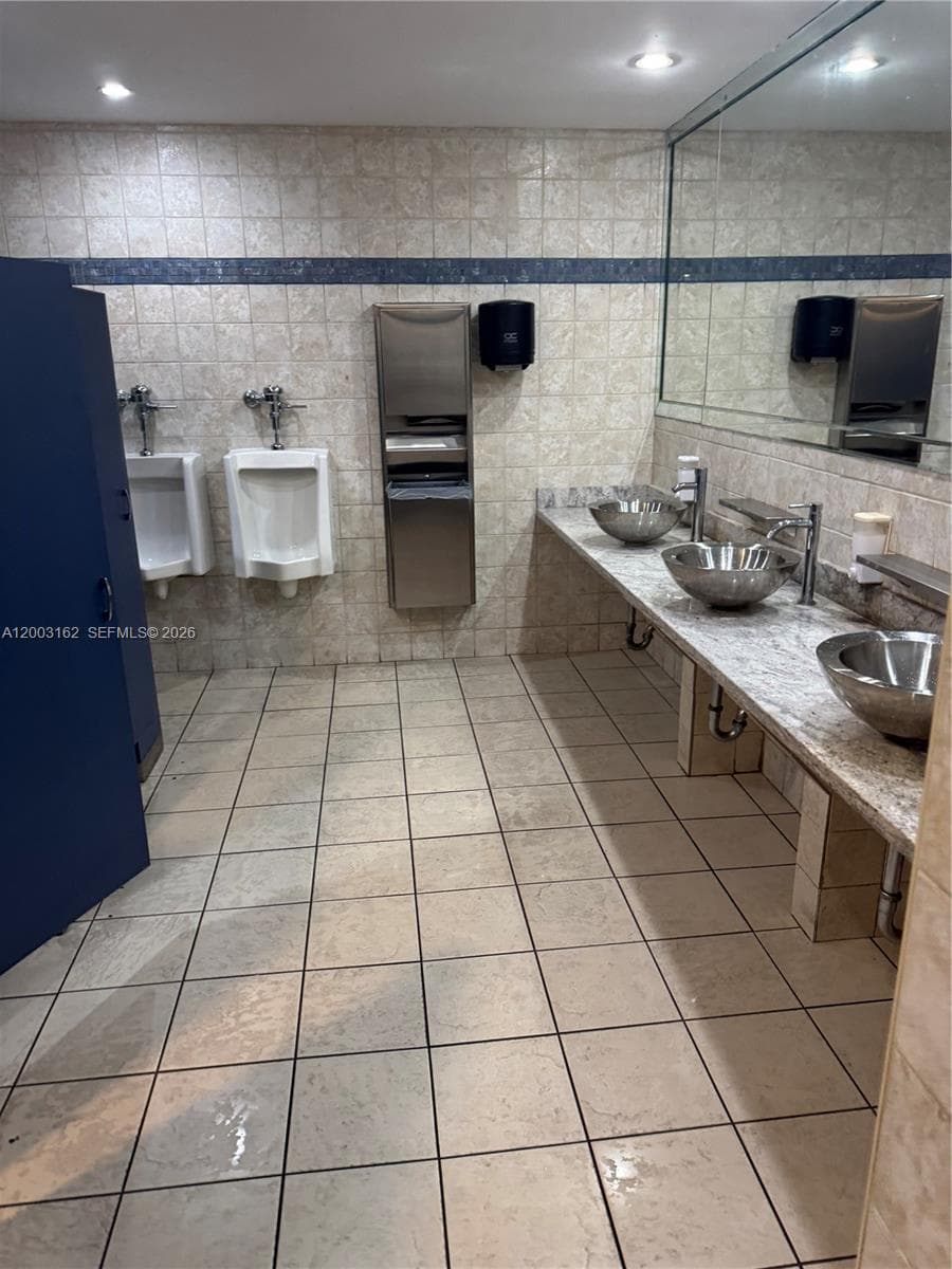 717 Ponce De Leon Blvd # 323, Coral Gables, FL 33134 photo 4