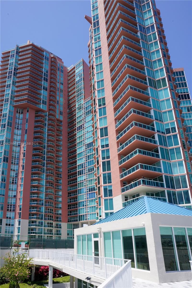 3370 Hidden Bay Dr # 213, Aventura, FL 33180