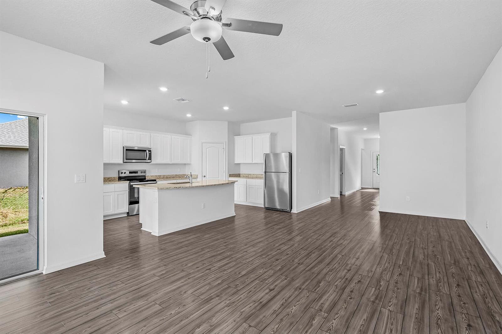8585 101st Avenue, Vero Beach, FL 32967 photo 4