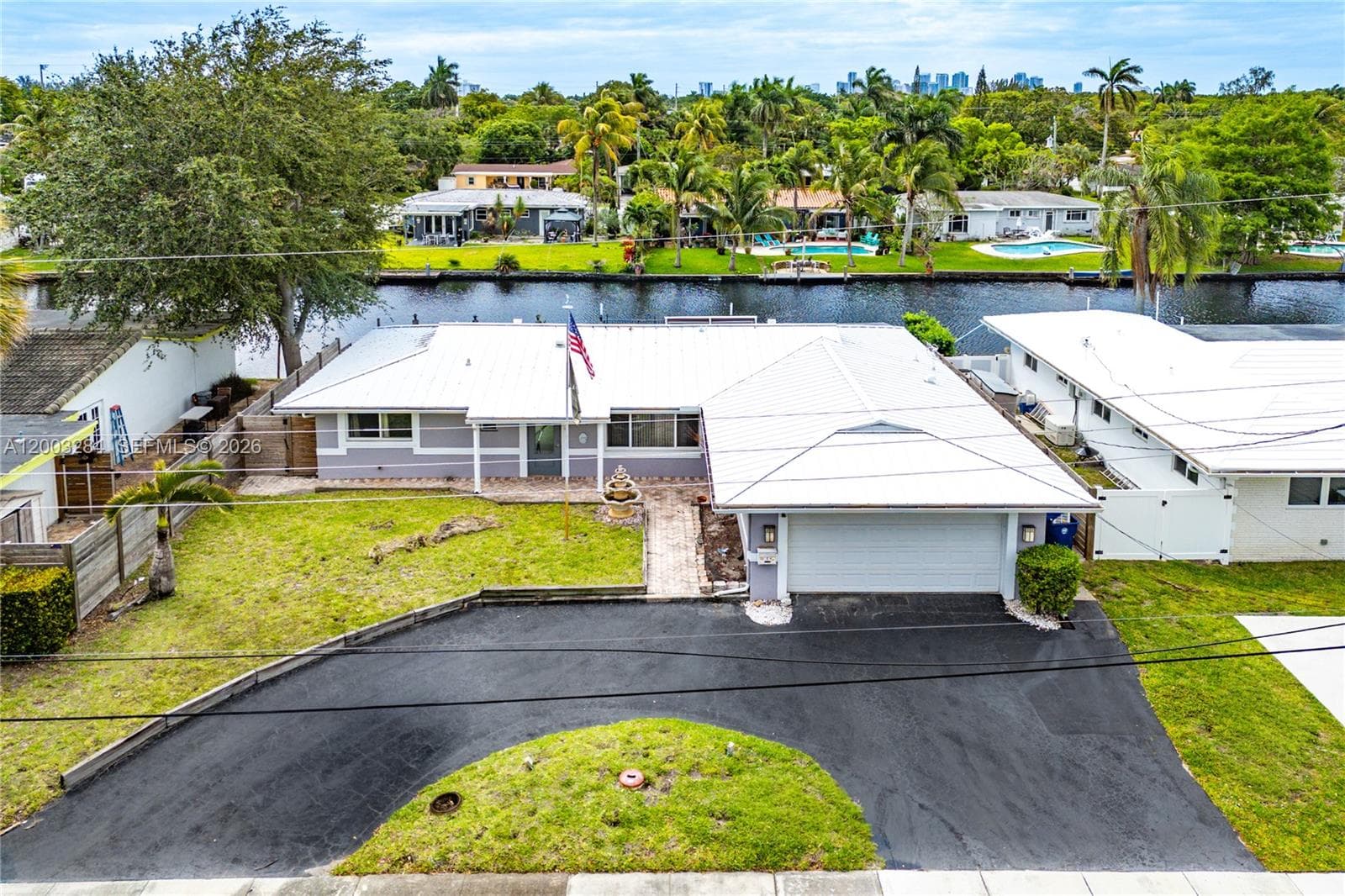 2832 NW 10th Ave, Wilton Manors, FL 33311 photo 2