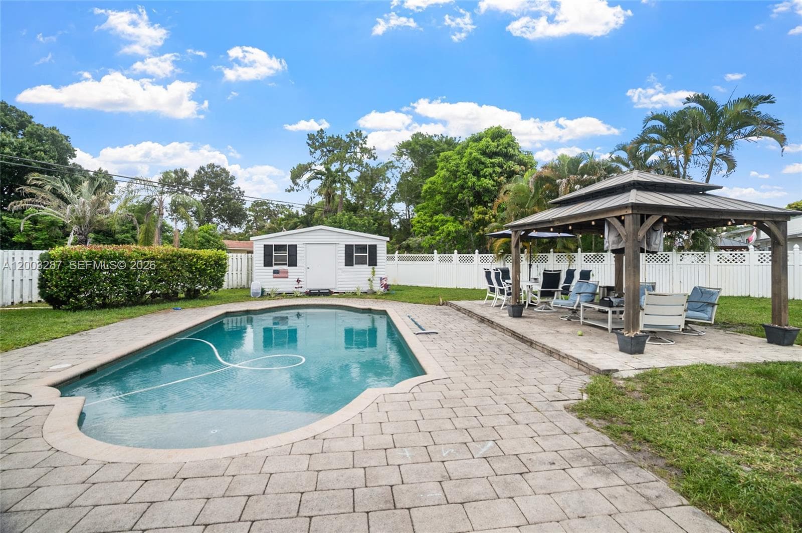 899 E Country Club Cir, Plantation, FL 33317 photo 3