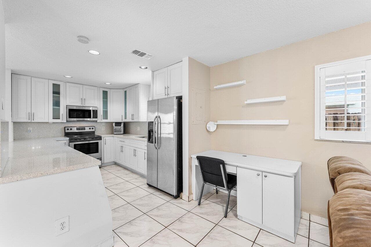331 NW 101st Terrace, Pembroke Pines, FL 33026 photo 4