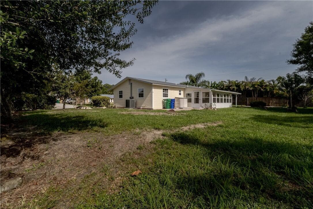 874 Blossom, Sebastian, FL 32958 photo 2