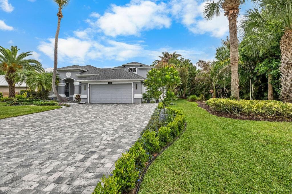 2981 NW Windemere Drive, Jensen Beach, FL 34957 photo 2