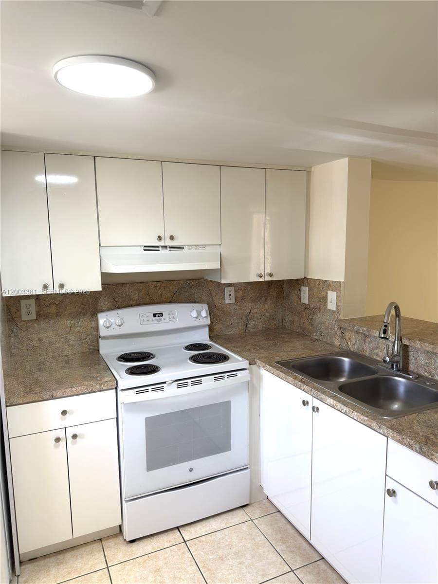 14020 NE 3rd Ct # 5, Miami, FL 33161 photo 3