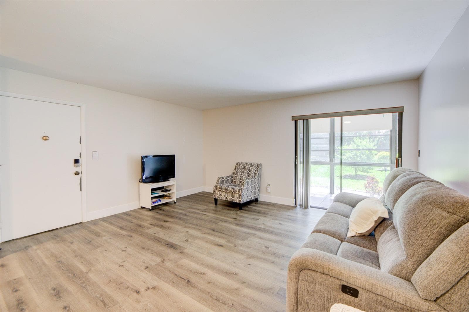 9344 S Belfort Circle # 115-k4, Tamarac, FL 33321 photo 3