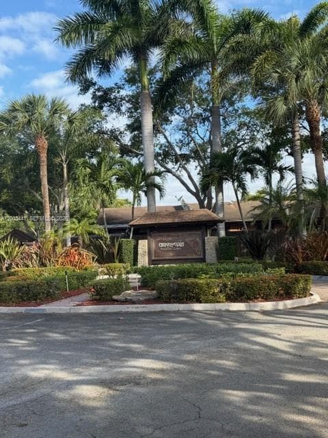 10331 Holly Ct, Pembroke Pines, FL 33026 photo 4