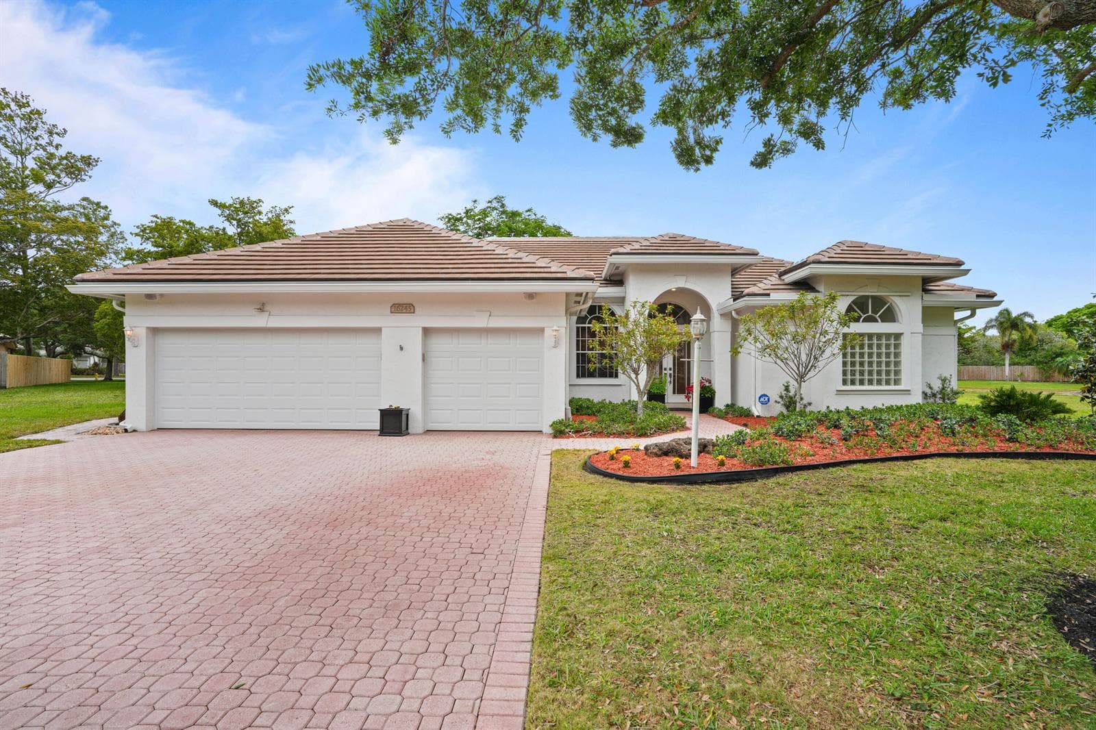 16245 Seneca Circle, Davie, FL 33331 photo 2