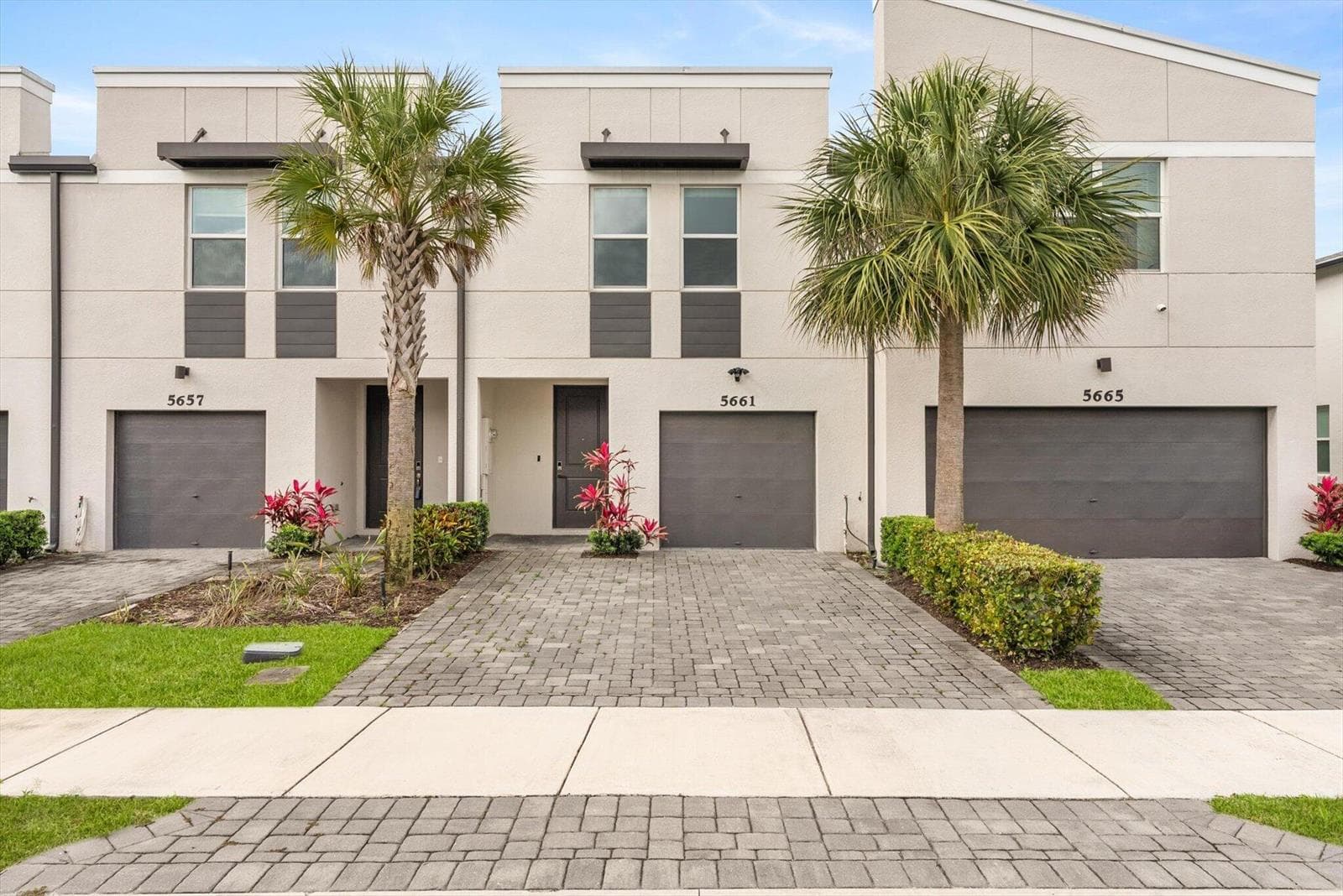5661 Mentmore Drive, Mangonia Park, FL 33407 photo 3